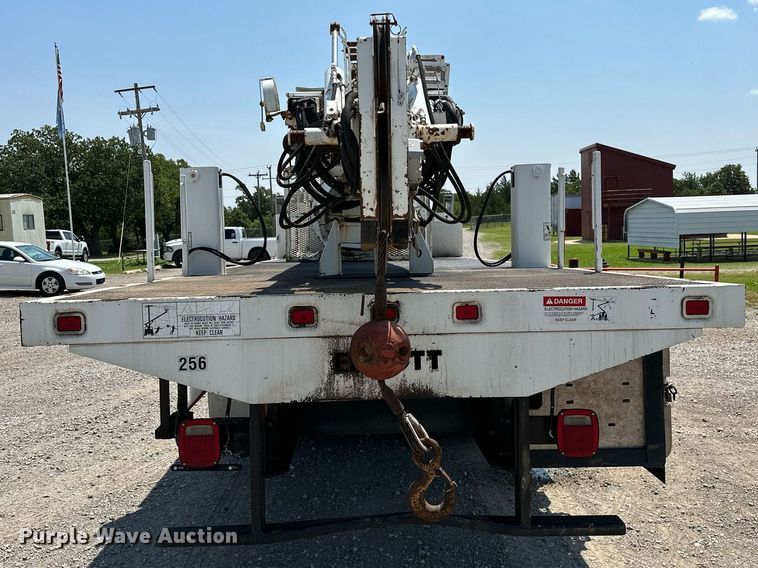 image for item OG9131 1997 International 4900  crane truck