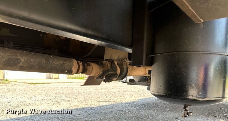 image for item OG9131 1997 International 4900  crane truck