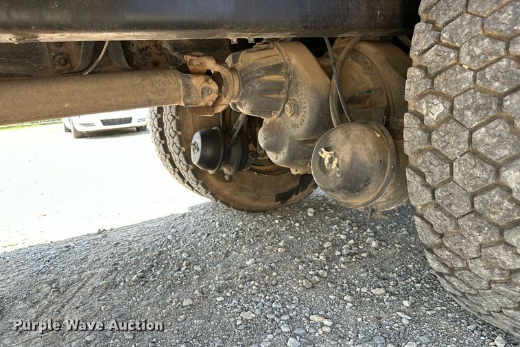 image for item OG9131 1997 International 4900  crane truck