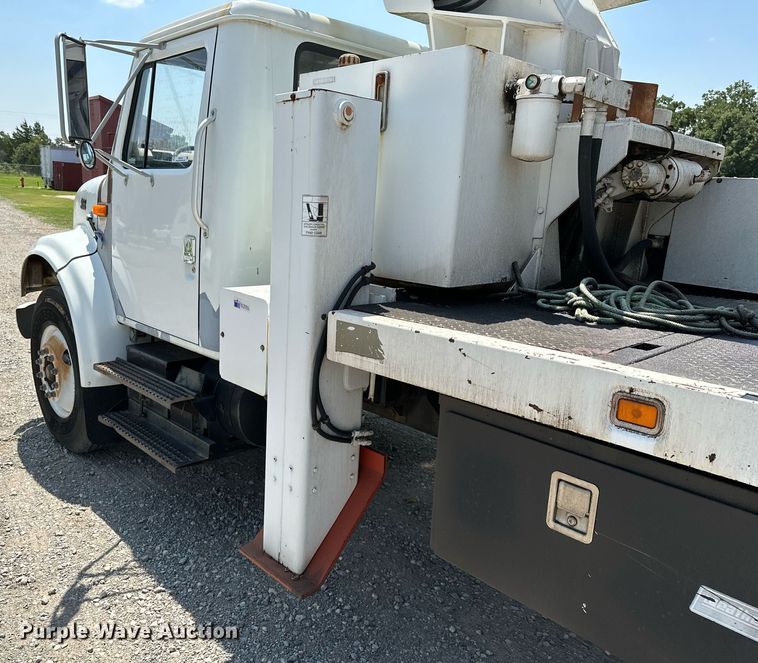 image for item OG9131 1997 International 4900  crane truck