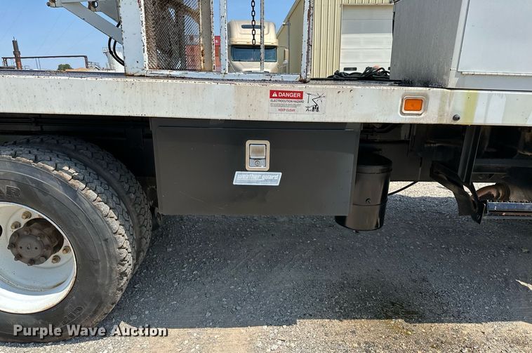 image for item OG9131 1997 International 4900  crane truck