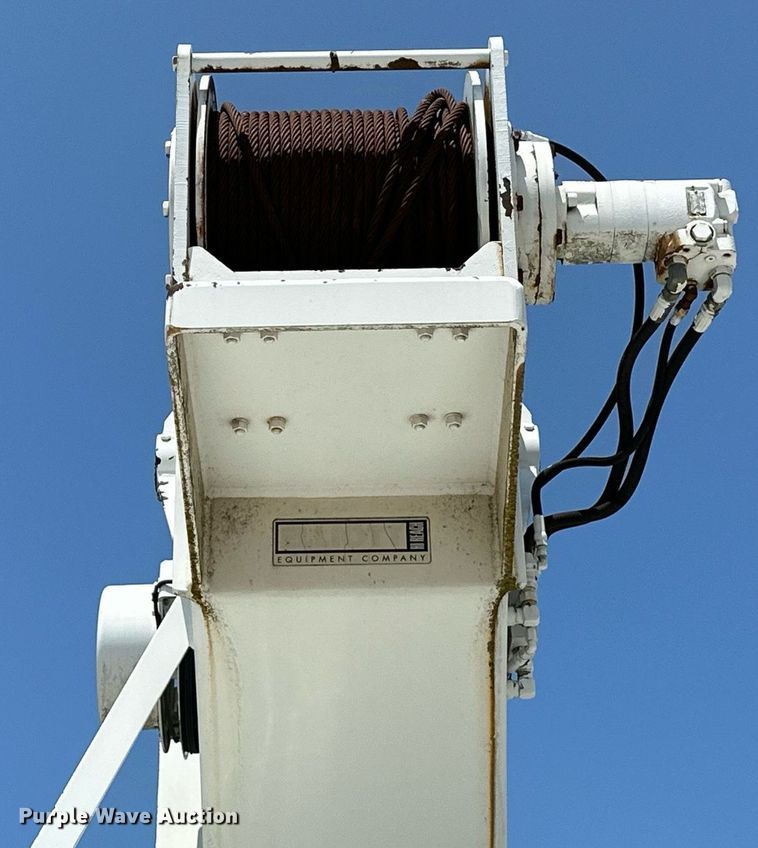 image for item OG9131 1997 International 4900  crane truck