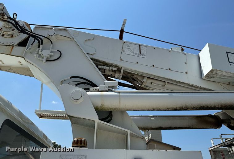 image for item OG9131 1997 International 4900  crane truck