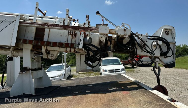 image for item OG9131 1997 International 4900  crane truck