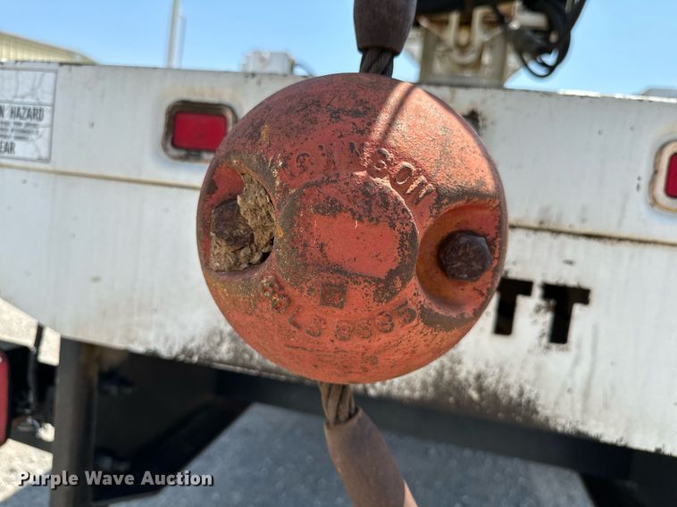 image for item OG9131 1997 International 4900  crane truck