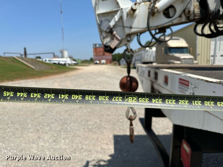 image for item OG9131 1997 International 4900  crane truck