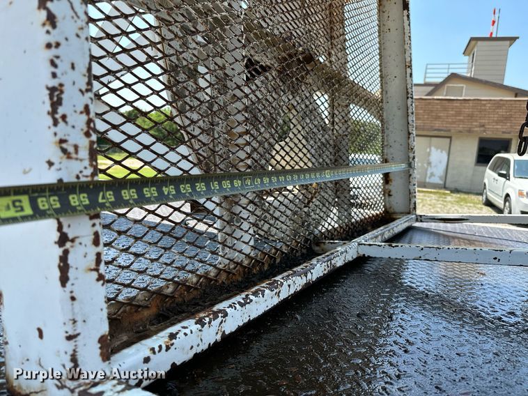 image for item OG9131 1997 International 4900  crane truck