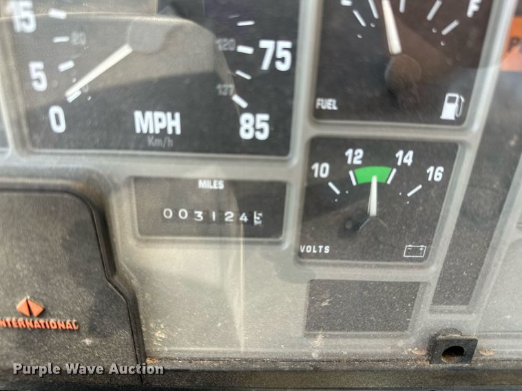 image for item OG9131 1997 International 4900  crane truck