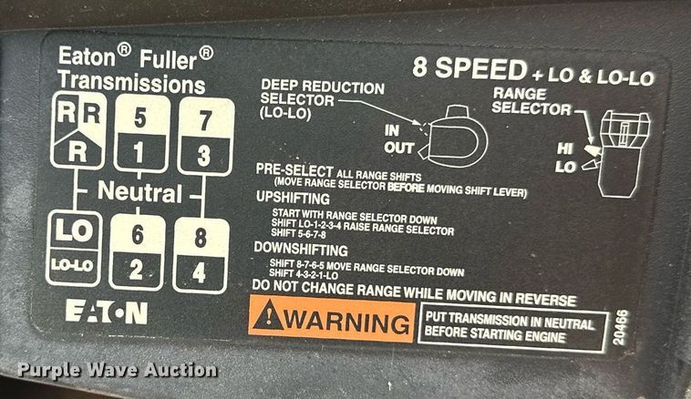 image for item OG9131 1997 International 4900  crane truck