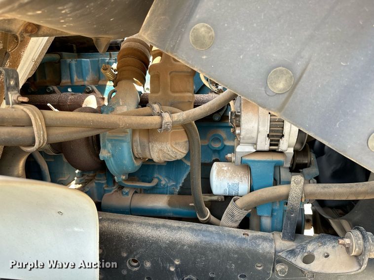 image for item OG9131 1997 International 4900  crane truck