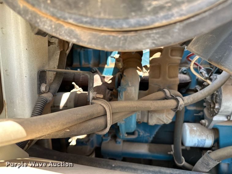 image for item OG9131 1997 International 4900  crane truck