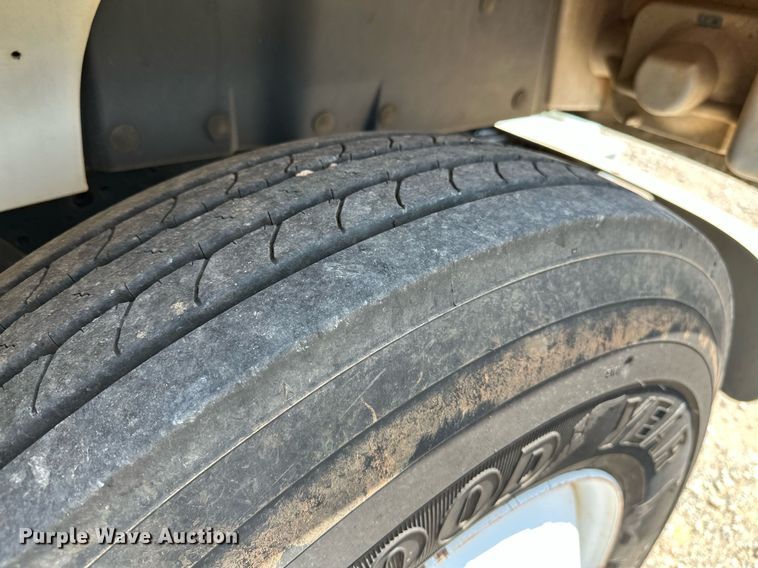 image for item OG9131 1997 International 4900  crane truck