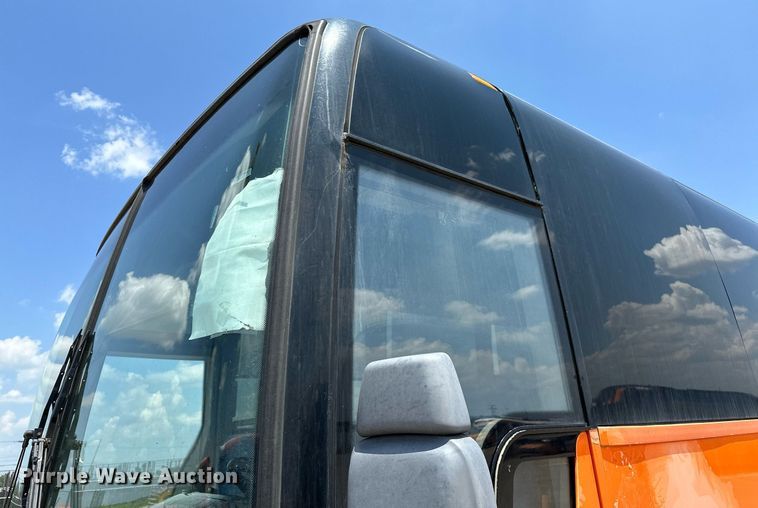 image for item OG9132 2005 Prevost LeMirage XL II  coach bus