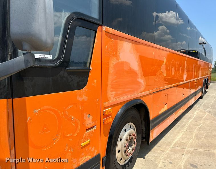 image for item OG9132 2005 Prevost LeMirage XL II  coach bus