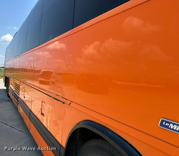 image for item OG9132 2005 Prevost LeMirage XL II  coach bus