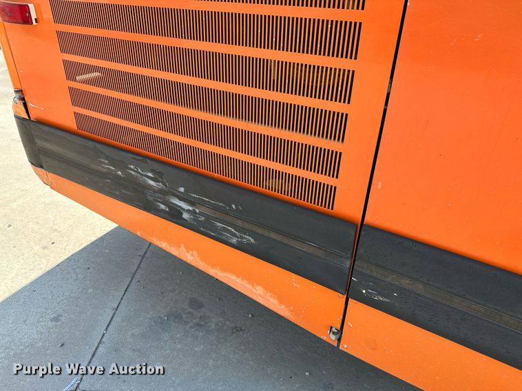 image for item OG9132 2005 Prevost LeMirage XL II  coach bus