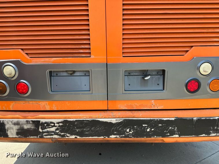 image for item OG9132 2005 Prevost LeMirage XL II  coach bus