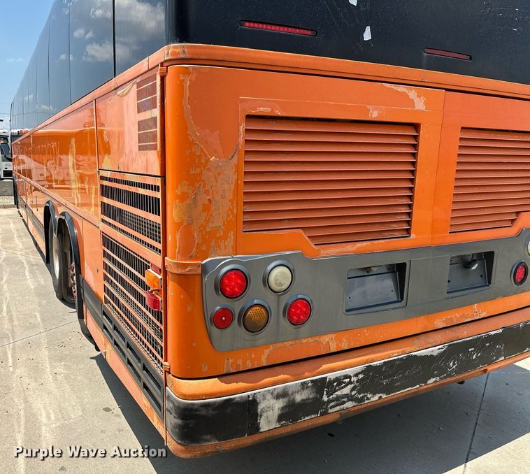 image for item OG9132 2005 Prevost LeMirage XL II  coach bus