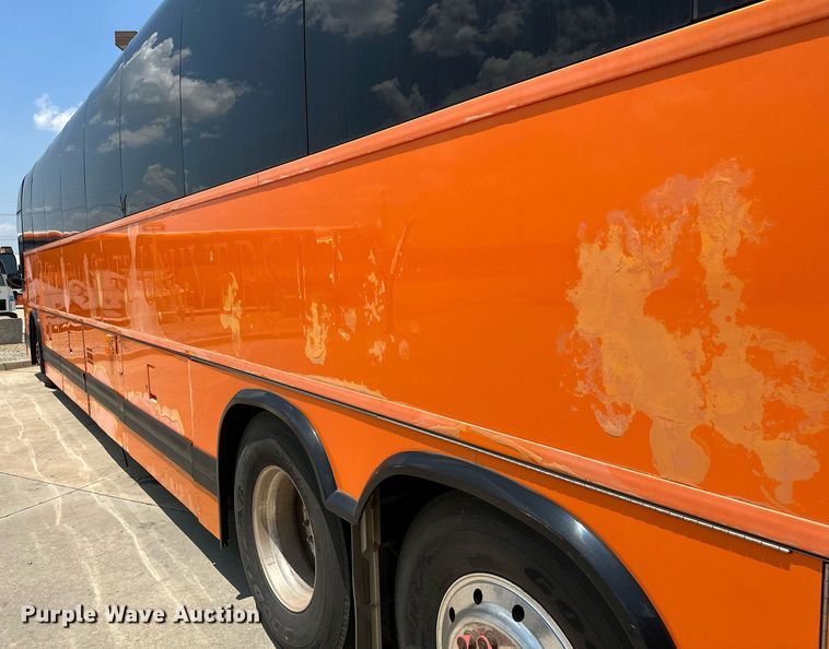 image for item OG9132 2005 Prevost LeMirage XL II  coach bus