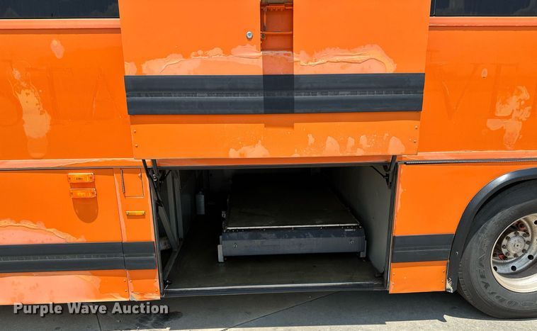 image for item OG9132 2005 Prevost LeMirage XL II  coach bus