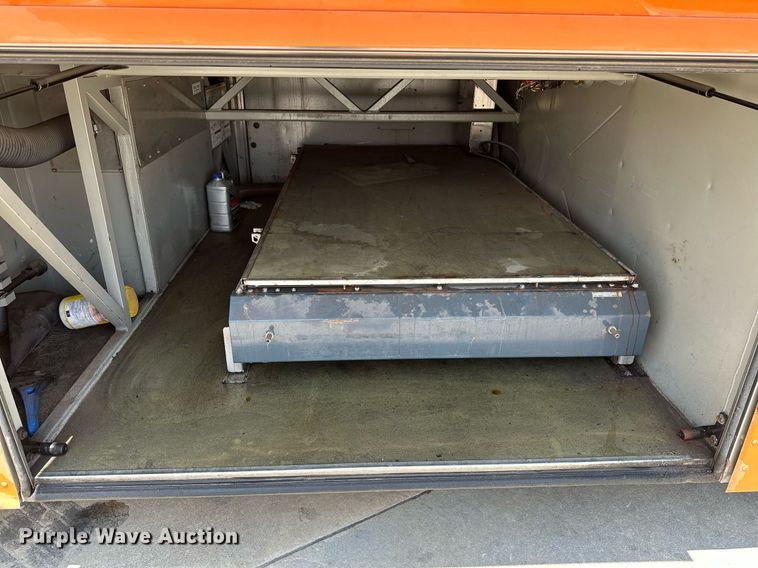 image for item OG9132 2005 Prevost LeMirage XL II  coach bus