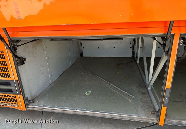 image for item OG9132 2005 Prevost LeMirage XL II  coach bus