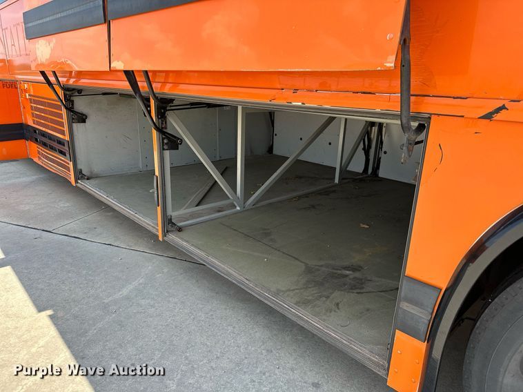 image for item OG9132 2005 Prevost LeMirage XL II  coach bus