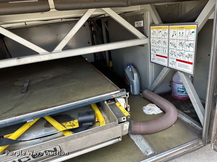 image for item OG9132 2005 Prevost LeMirage XL II  coach bus