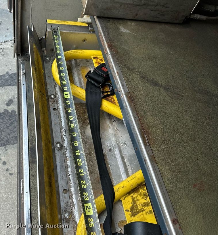 image for item OG9132 2005 Prevost LeMirage XL II  coach bus