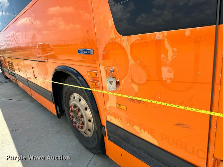 image for item OG9132 2005 Prevost LeMirage XL II  coach bus