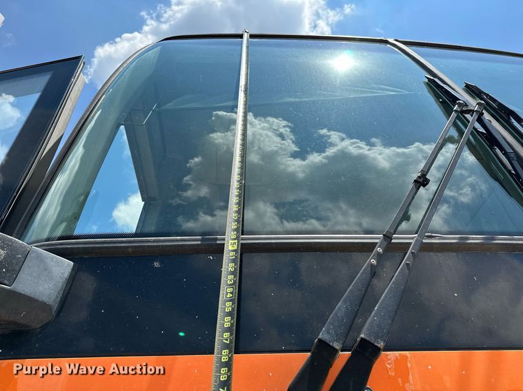 image for item OG9132 2005 Prevost LeMirage XL II  coach bus