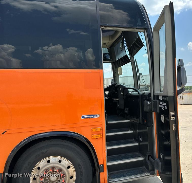 image for item OG9132 2005 Prevost LeMirage XL II  coach bus