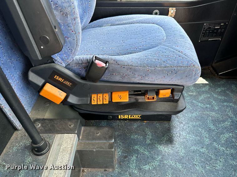 image for item OG9132 2005 Prevost LeMirage XL II  coach bus