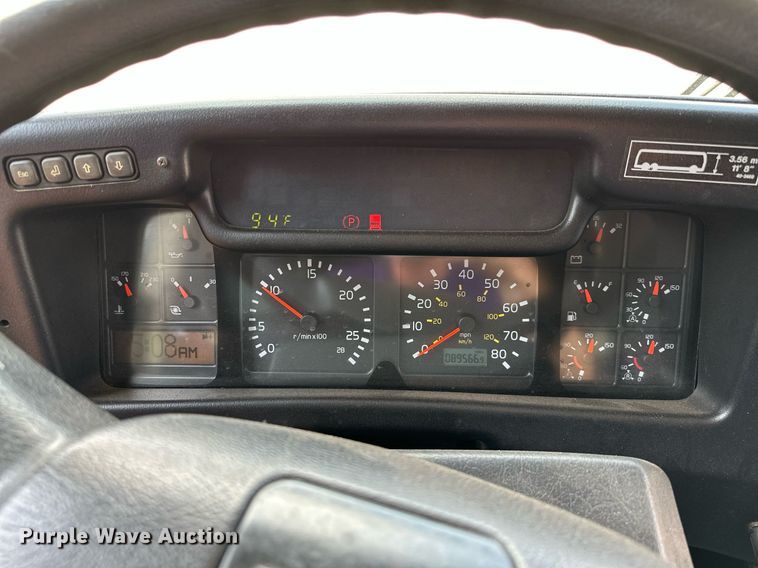 image for item OG9132 2005 Prevost LeMirage XL II  coach bus