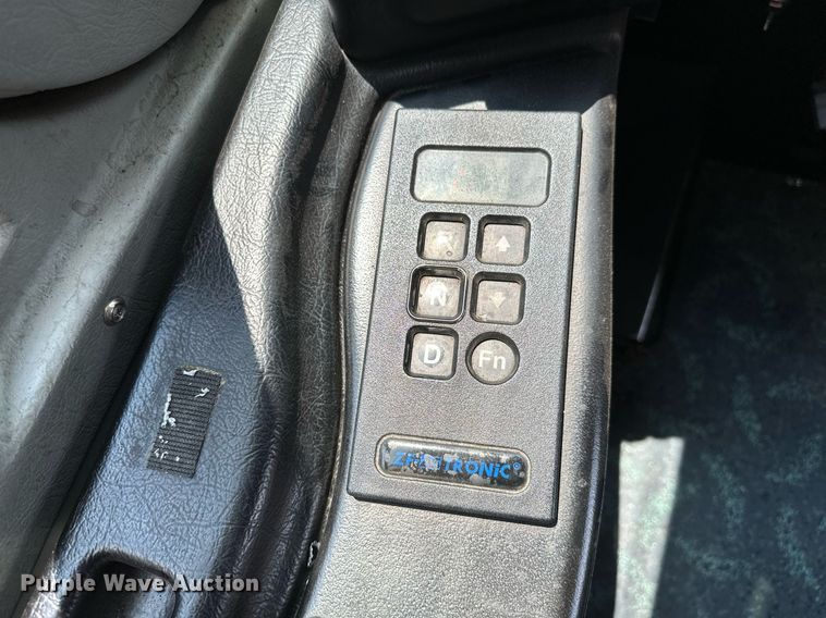 image for item OG9132 2005 Prevost LeMirage XL II  coach bus