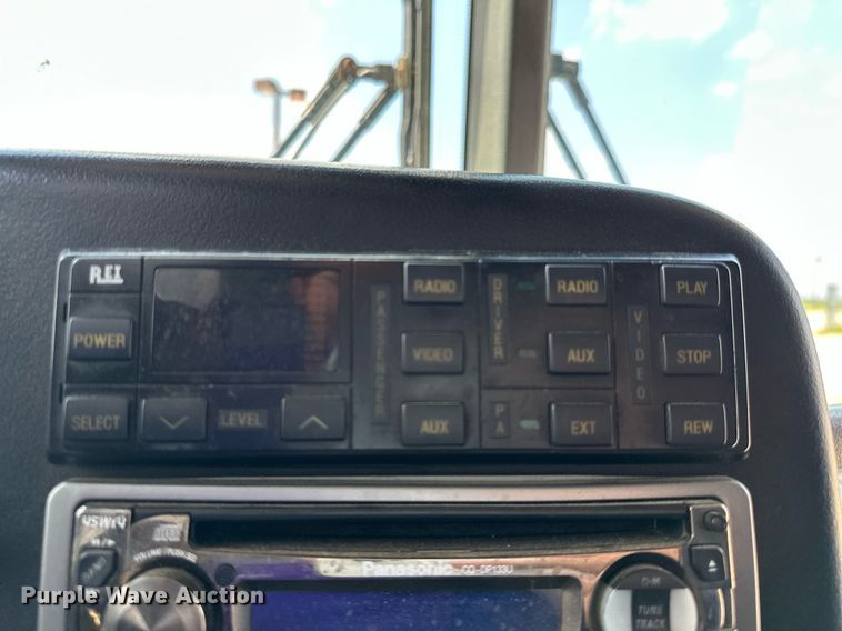 image for item OG9132 2005 Prevost LeMirage XL II  coach bus