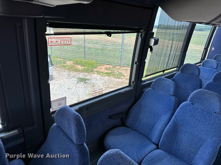 image for item OG9132 2005 Prevost LeMirage XL II  coach bus