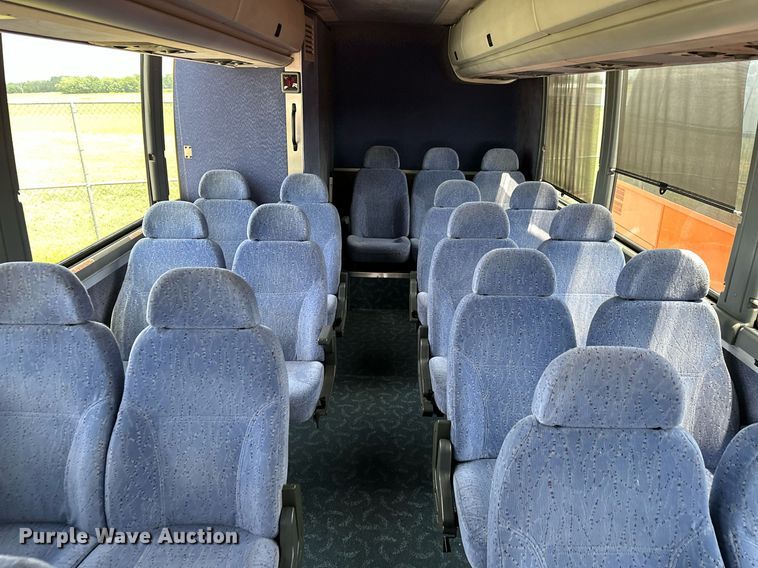 image for item OG9132 2005 Prevost LeMirage XL II  coach bus