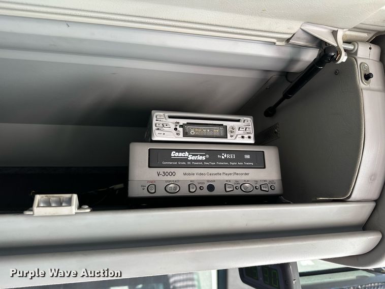 image for item OG9132 2005 Prevost LeMirage XL II  coach bus