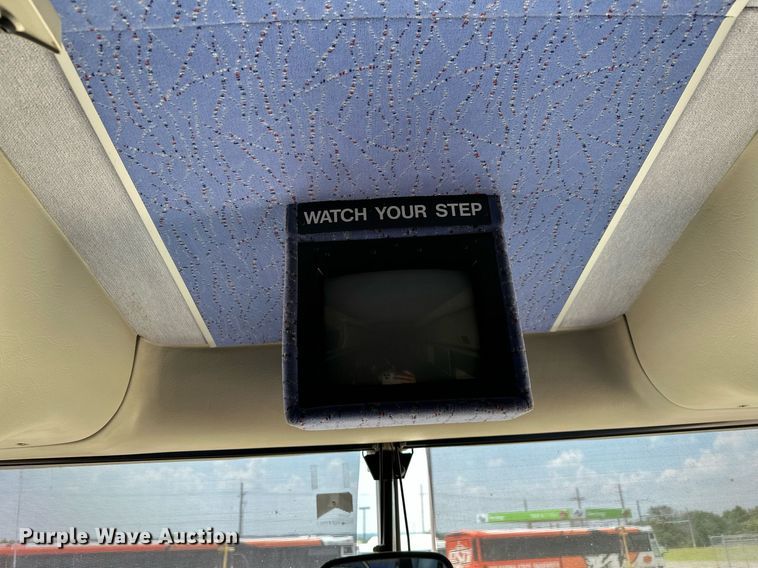 image for item OG9132 2005 Prevost LeMirage XL II  coach bus