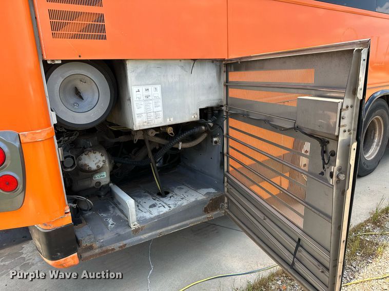 image for item OG9132 2005 Prevost LeMirage XL II  coach bus