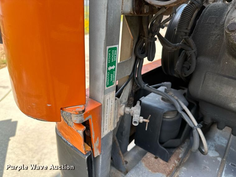 image for item OG9132 2005 Prevost LeMirage XL II  coach bus