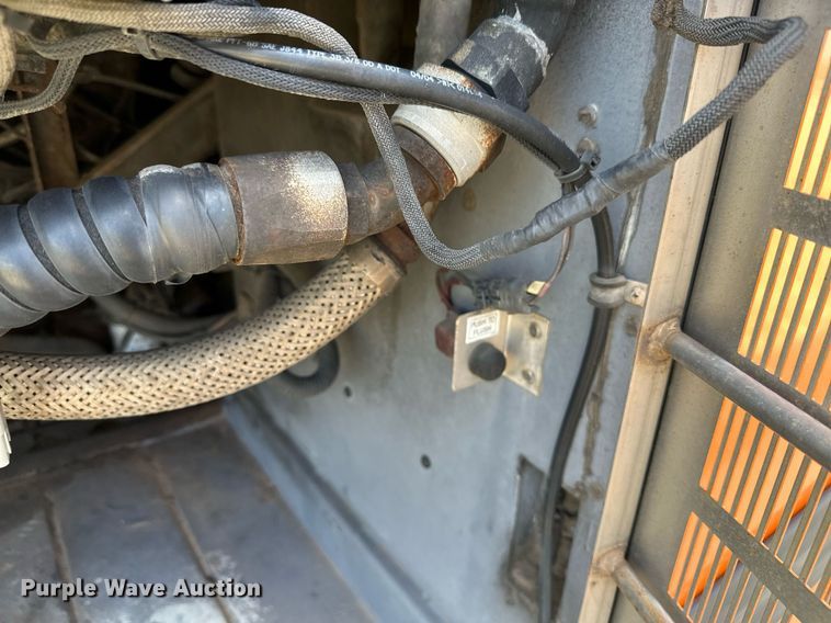 image for item OG9132 2005 Prevost LeMirage XL II  coach bus