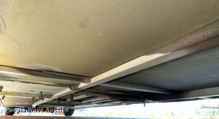 image for item OG9132 2005 Prevost LeMirage XL II  coach bus