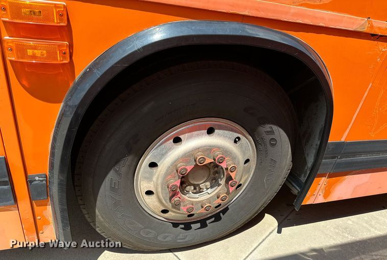 image for item OG9132 2005 Prevost LeMirage XL II  coach bus