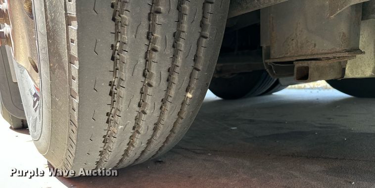 image for item OG9132 2005 Prevost LeMirage XL II  coach bus