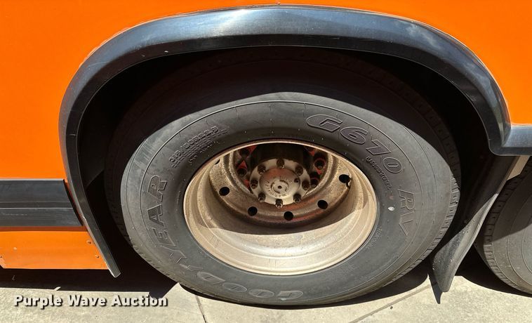 image for item OG9132 2005 Prevost LeMirage XL II  coach bus