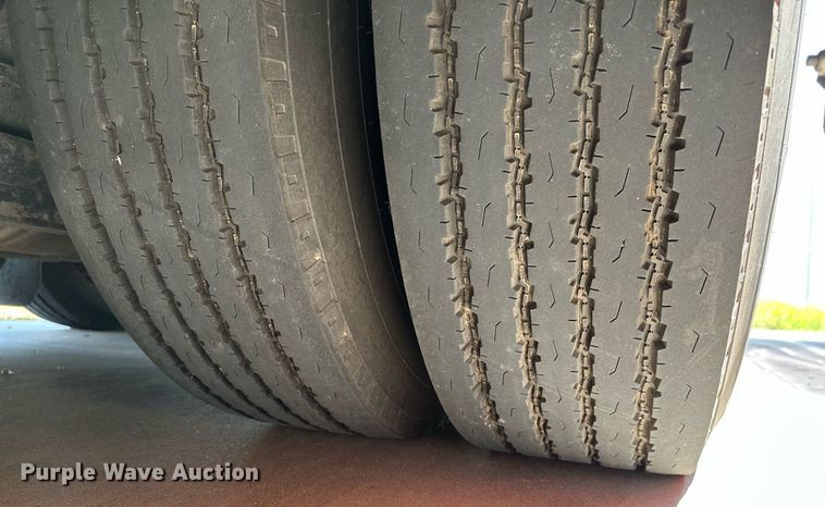 image for item OG9132 2005 Prevost LeMirage XL II  coach bus