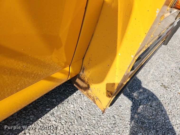 image for item OK9593 2003 Chevrolet Express G3500  school bus