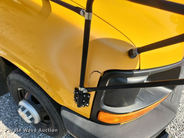 image for item OK9593 2003 Chevrolet Express G3500  school bus